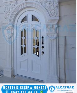 beyaz villa kapısı